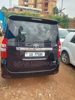 Toyota Noah 2010 Black