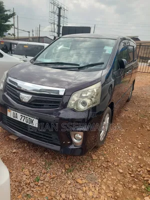 Toyota Noah 2010 Black