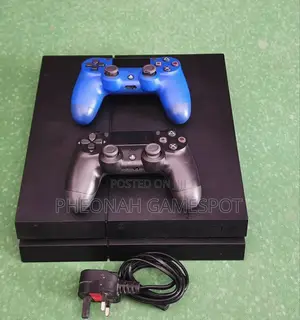 Playstation 4 Ps4 Standard: 13 Games Plus 2 Pads, at Negotiable Price