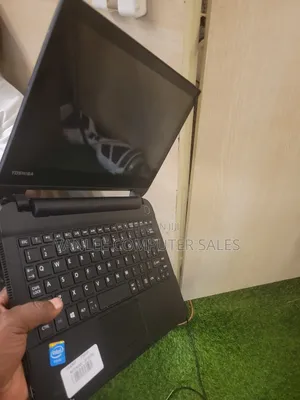 Laptop Toshiba Satellite C50T 4GB Intel Celeron HDD 500GB