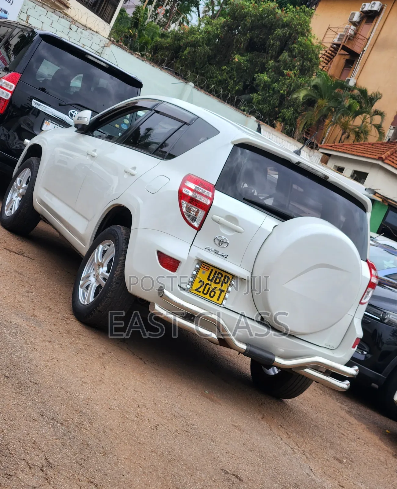 Toyota RAV4 2010 White