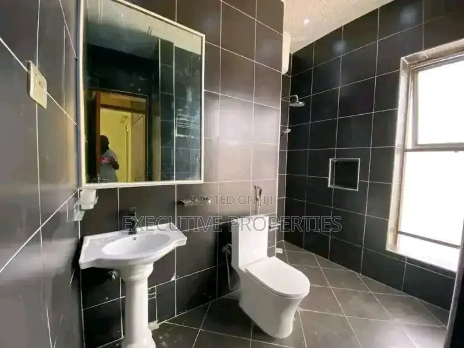 4bdrm Villa in Munyonyo, Central Division for rent