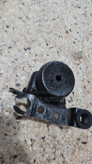 Mazda Tribute 2002 Gear Box Mounting