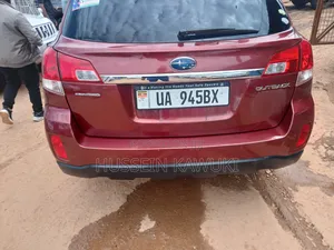 Subaru Outback 2012 Red