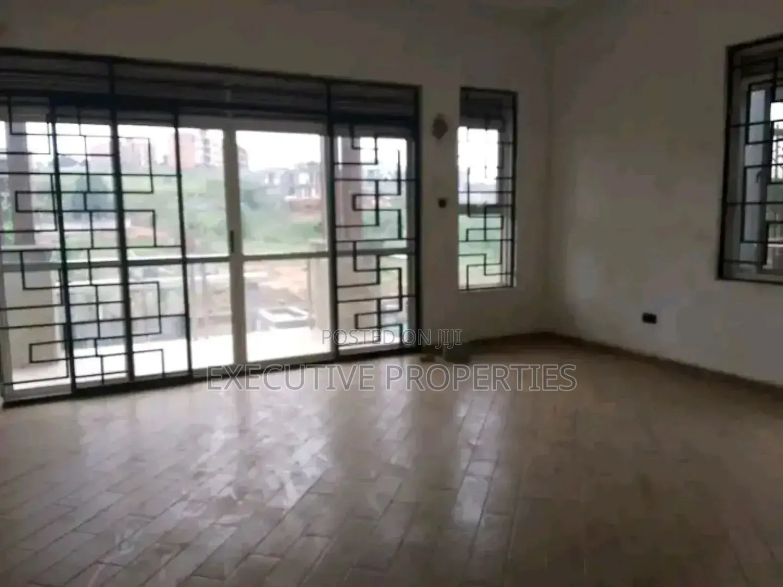 5bdrm Duplex in Kiggo Lubowa, Central Division for sale
