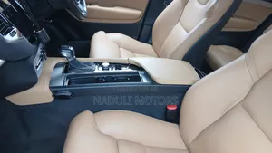 Volvo XC90 2018 Gold