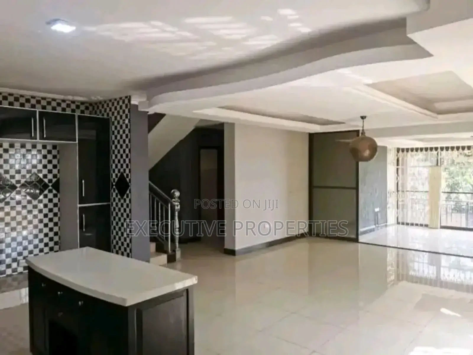 4bdrm Duplex in Kyanja, Central Division for sale
