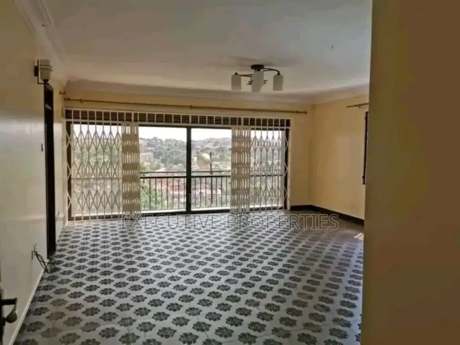 4bdrm Duplex in Kyanja, Central Division for sale