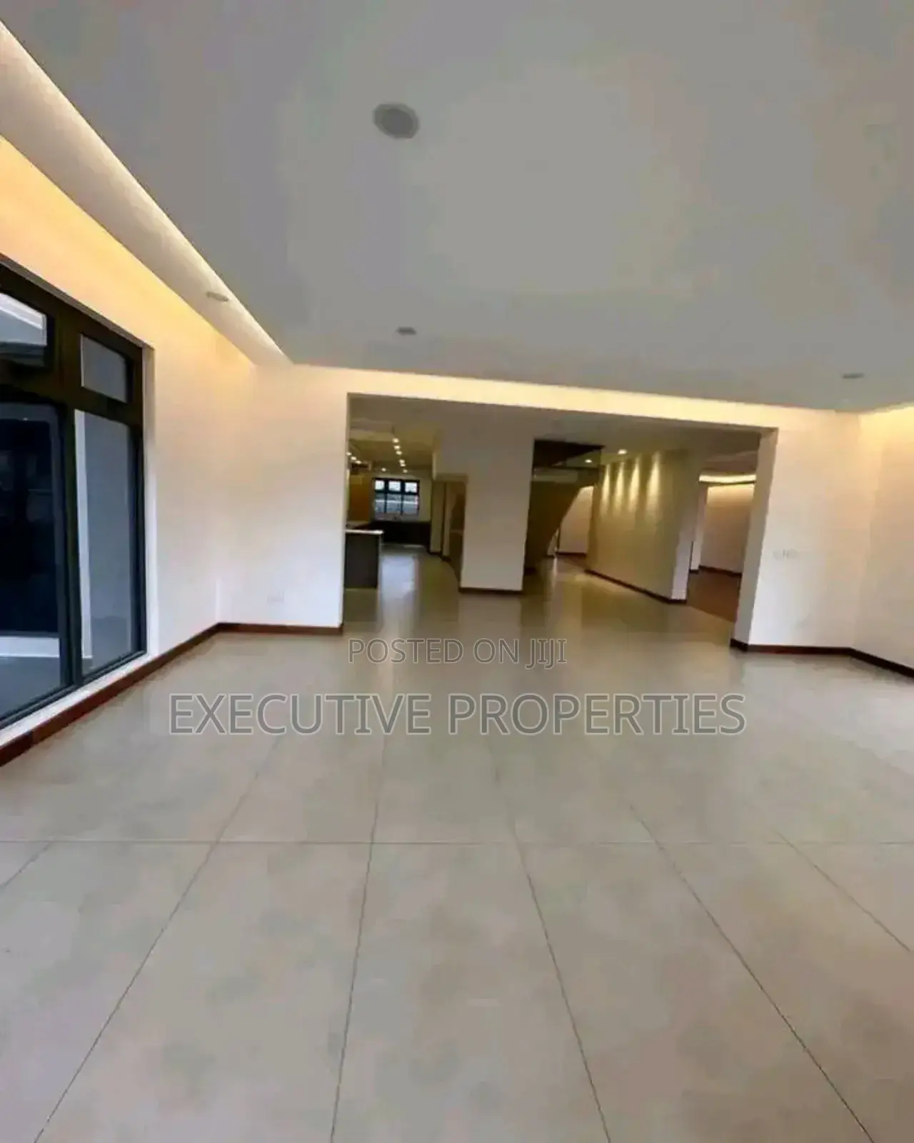 4bdrm Duplex in Buoloobi, Central Division for rent