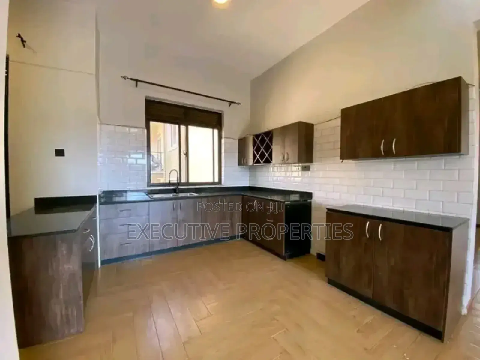 3bdrm Apartment in Muyenga, Central Division for rent