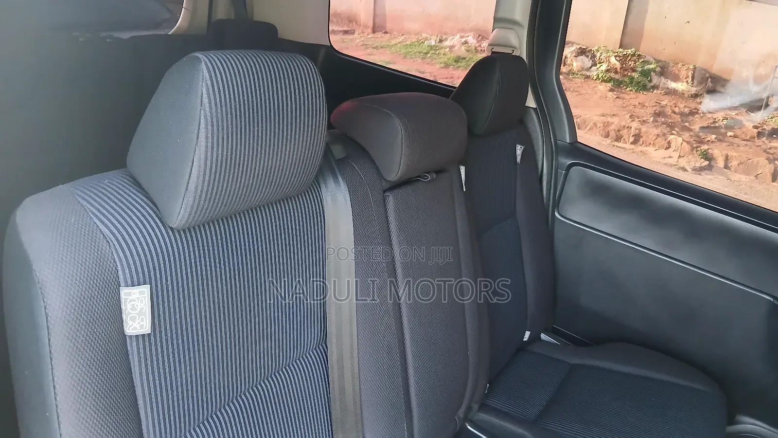 Toyota Noah 2016 Silver