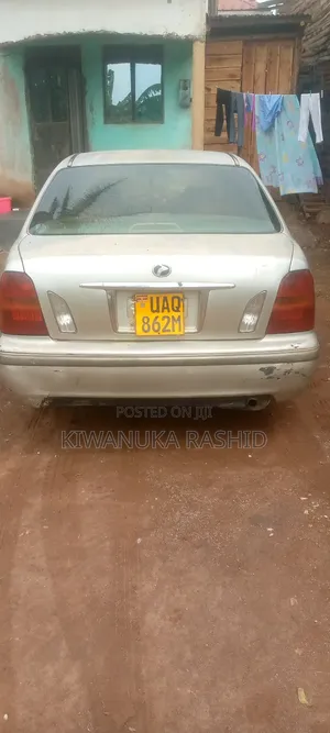 Toyota Progress 2000 Silver