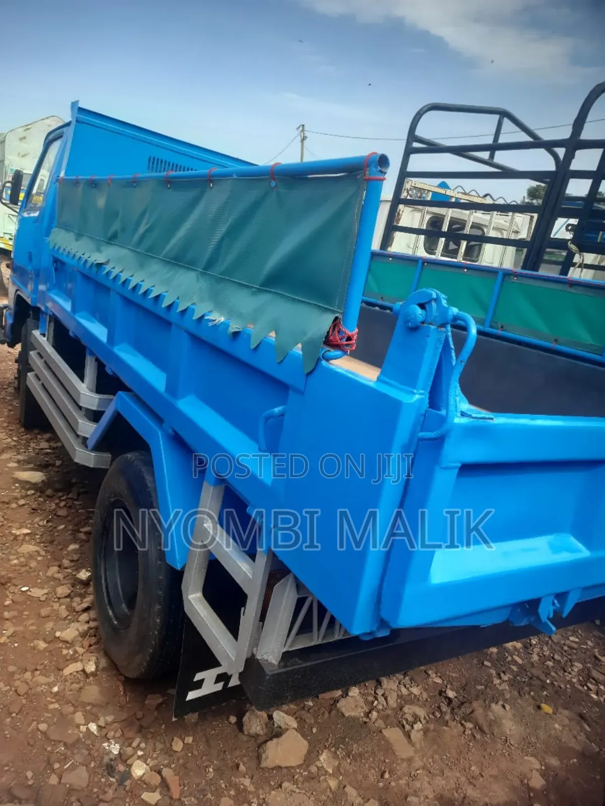 Isuzu Elf Dump