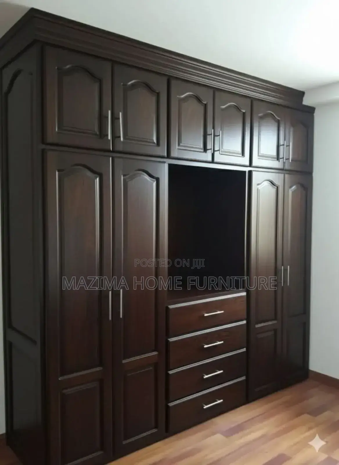 Inbuilt Wardrobes in Hardwood