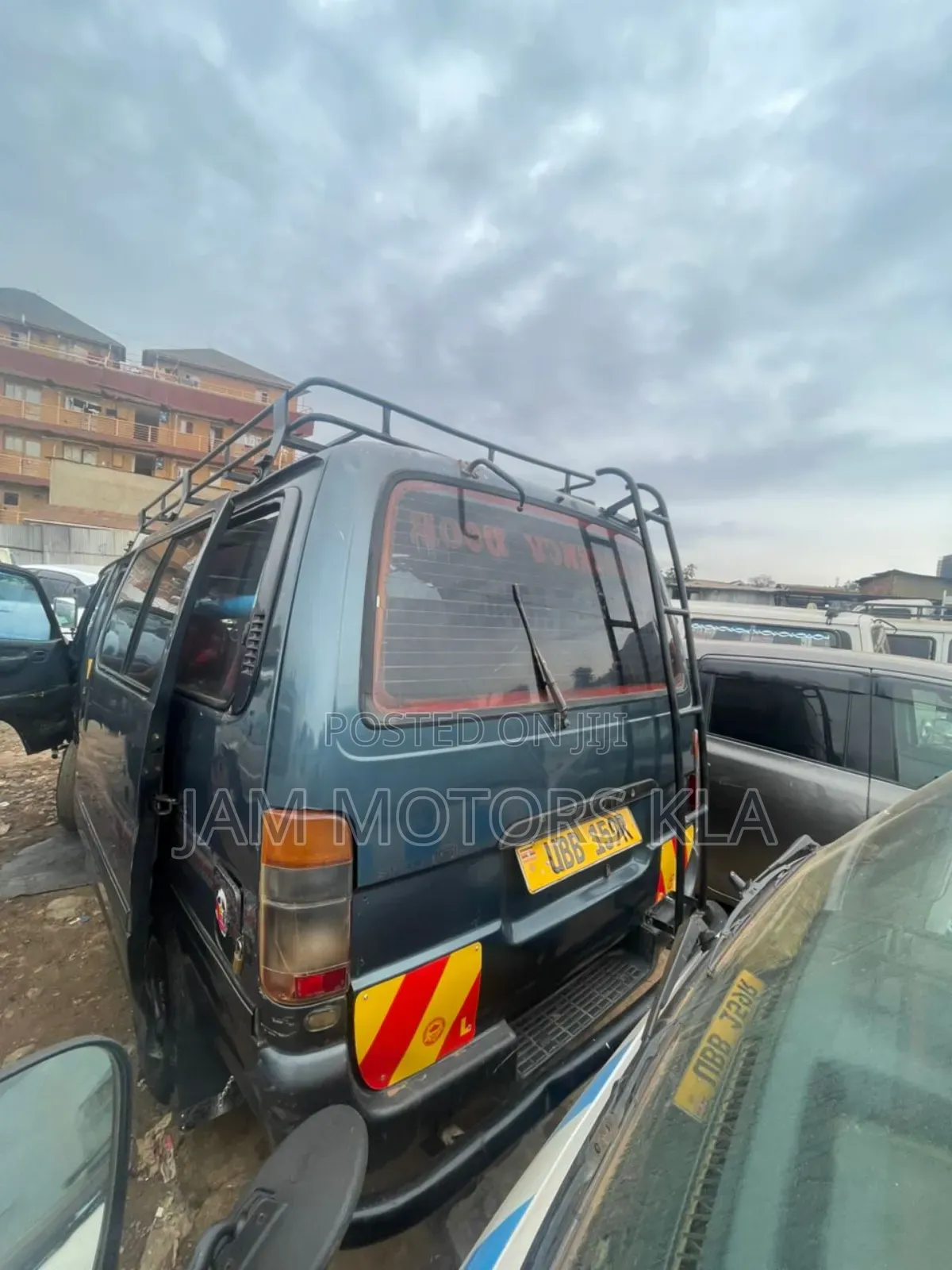 Toyota HiAce 2001 Blue