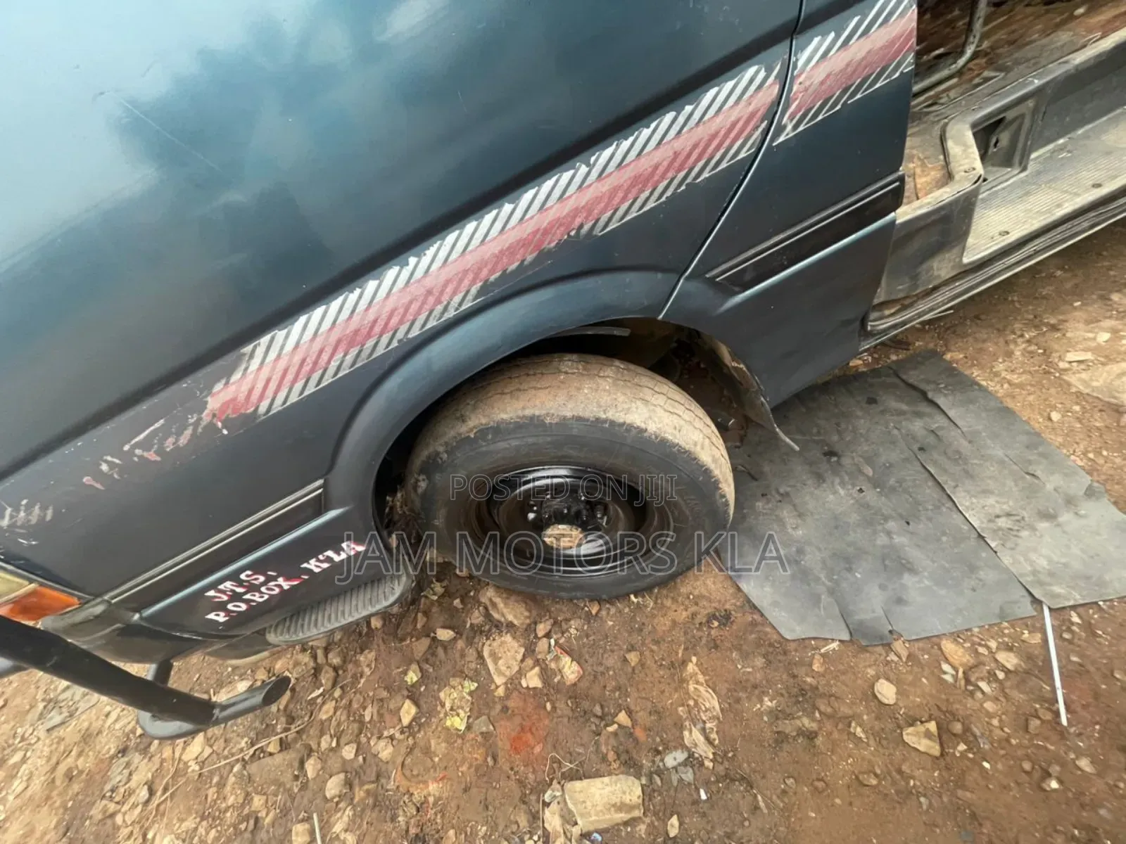 Toyota HiAce 2001 Blue