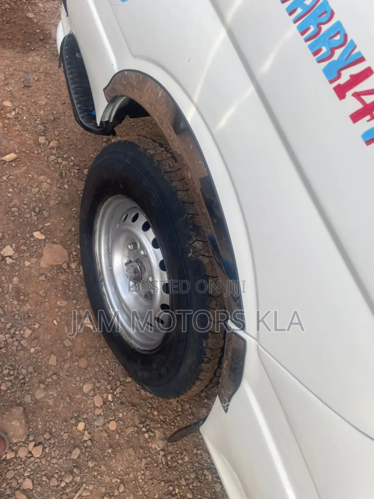 Toyota HiAce 2002 White