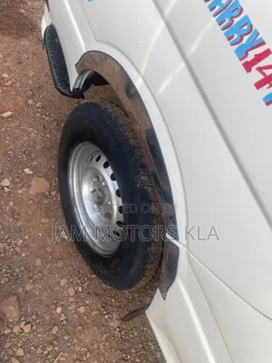 Toyota HiAce 2002 White