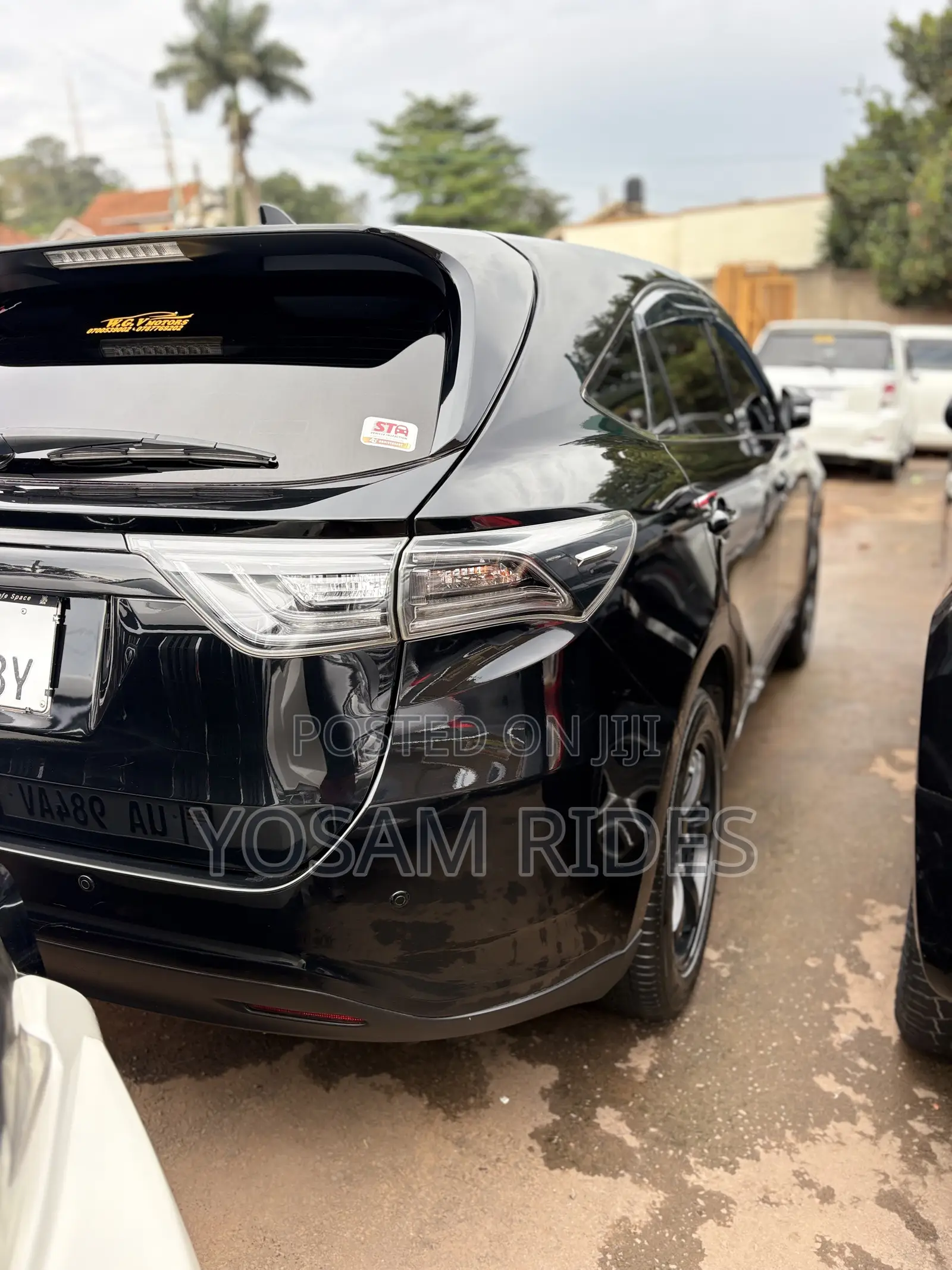 Toyota Harrier 2.0 2016 Black