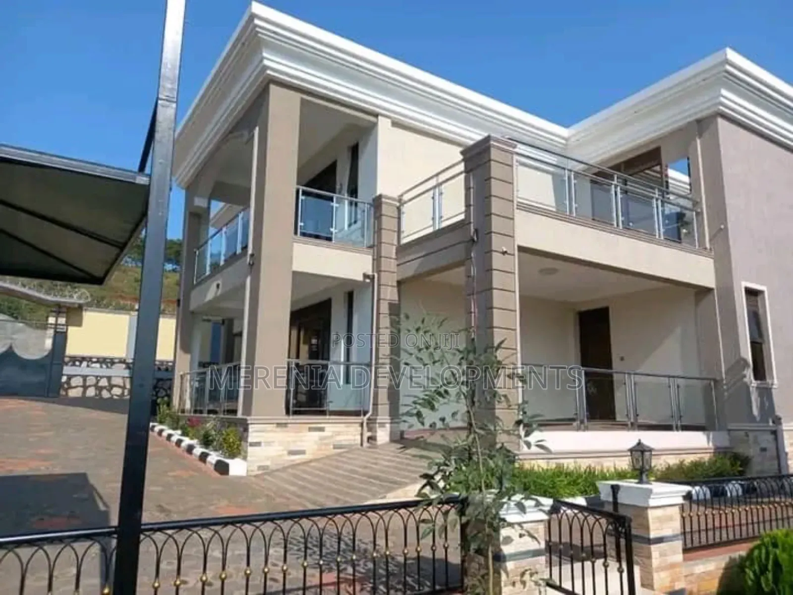5bdrm House in Bwebajja, Wakiso / Wakiso for sale