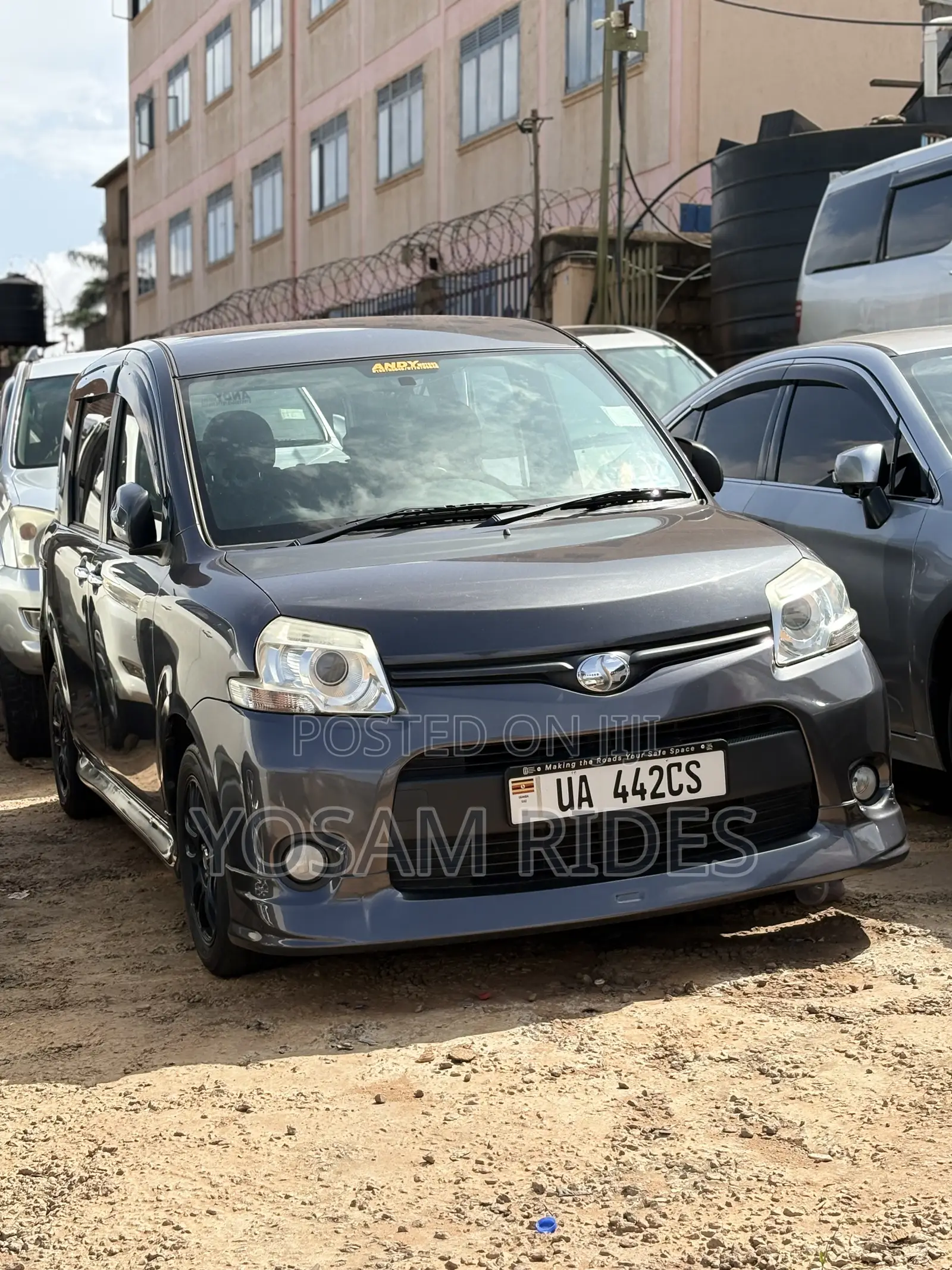 Toyota Sienta 1.5 FWD 2013 Gray