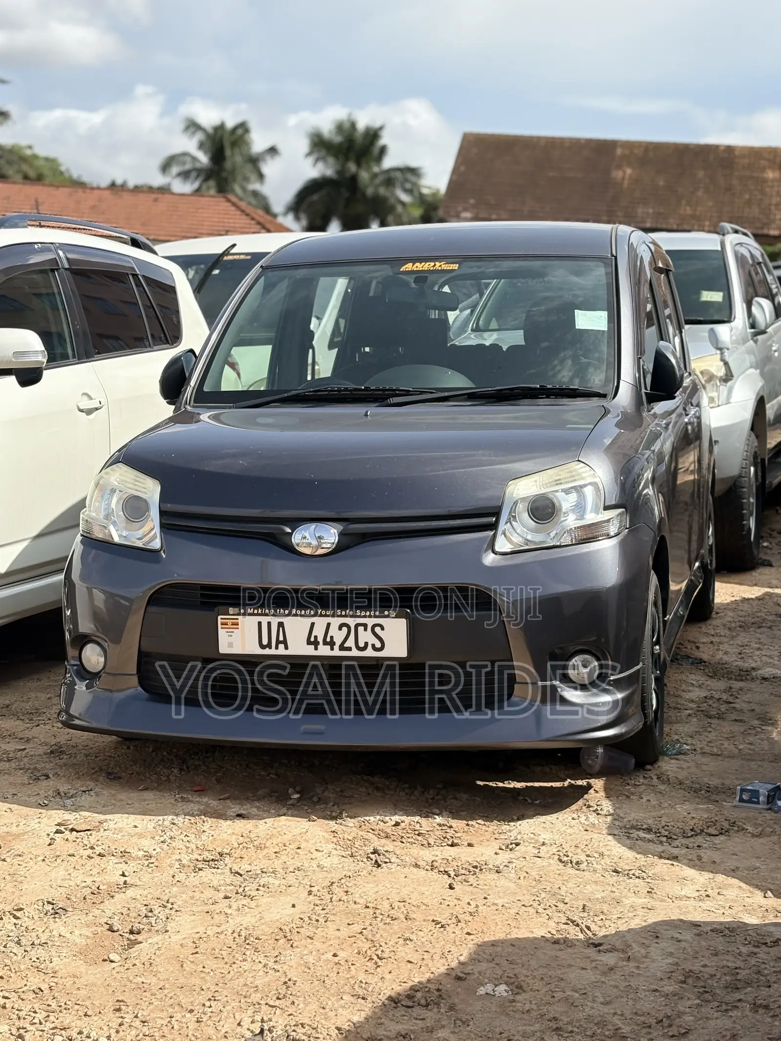 Toyota Sienta 1.5 FWD 2013 Gray