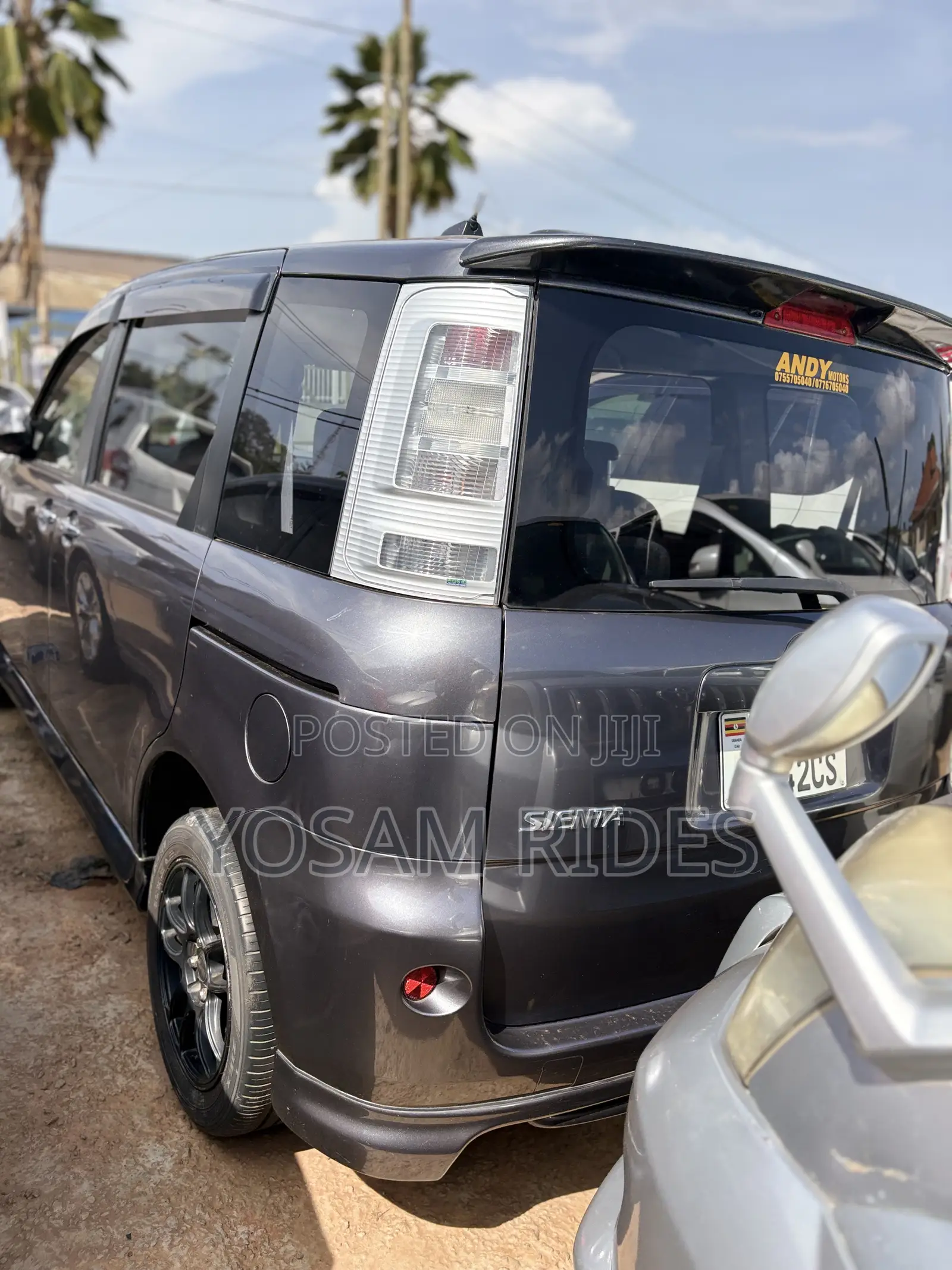 Toyota Sienta 1.5 FWD 2013 Gray