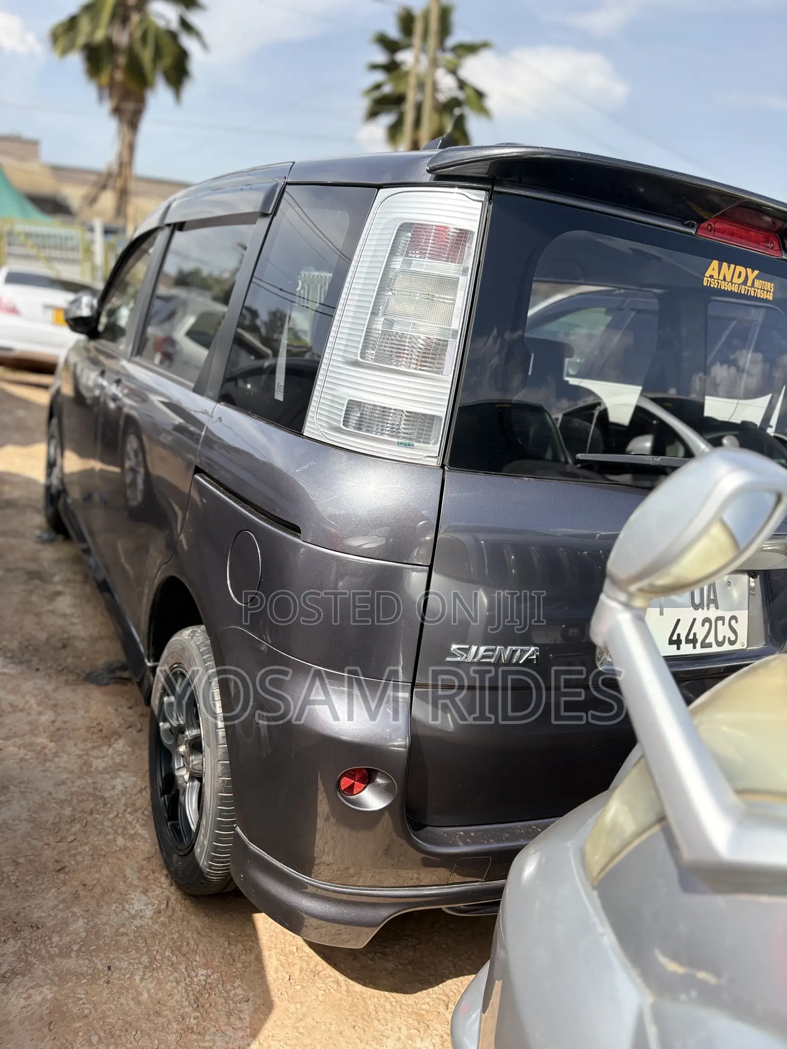 Toyota Sienta 1.5 FWD 2013 Gray