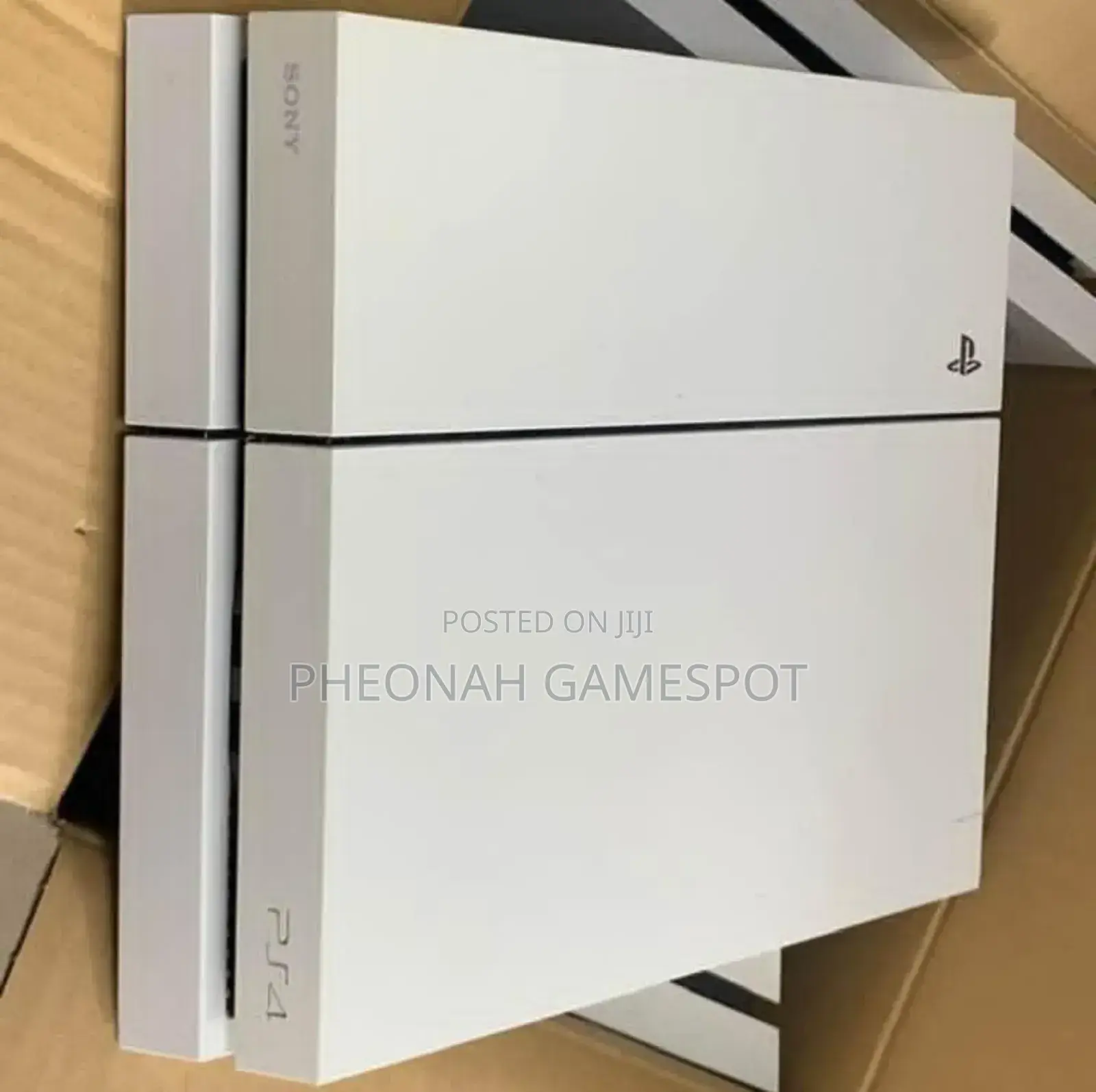 Playstation 4 Standard ( Ps4). Comes With 13 Games For Free 2 Pads