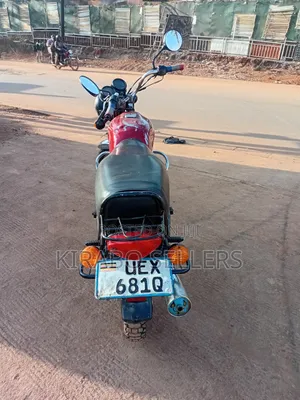 Bajaj Boxer 100 2024 Red