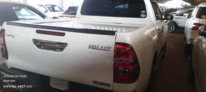 Toyota Hilux Revo Smart Cab Deisel 2.8 AWD 2018 White