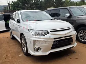 Mitsubishi Outlander 2.0 PHEV AWD 2013 White