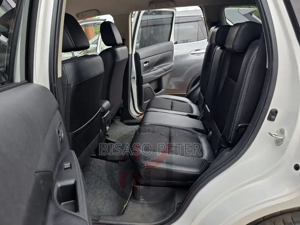 Mitsubishi Outlander 2.0 PHEV AWD 2013 White