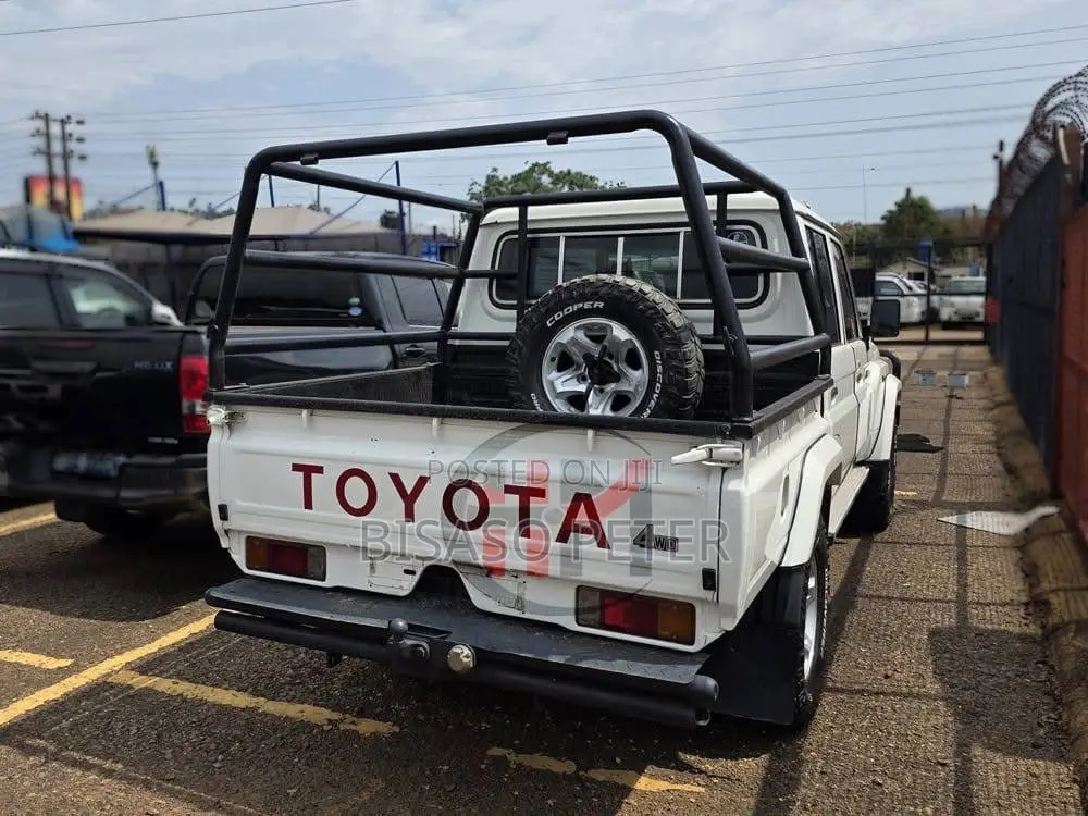 Toyota Land Cruiser Prado 4.0 2017 White