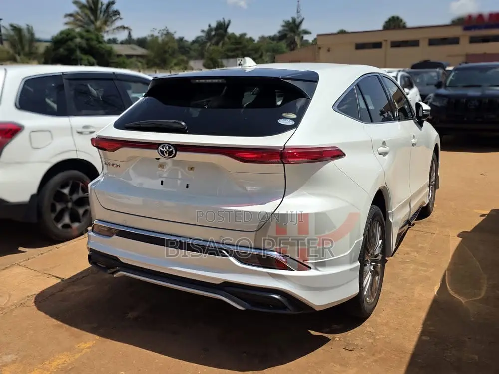 Toyota Harrier 2.0 2021 White