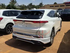 Toyota Harrier 2.0 2021 White