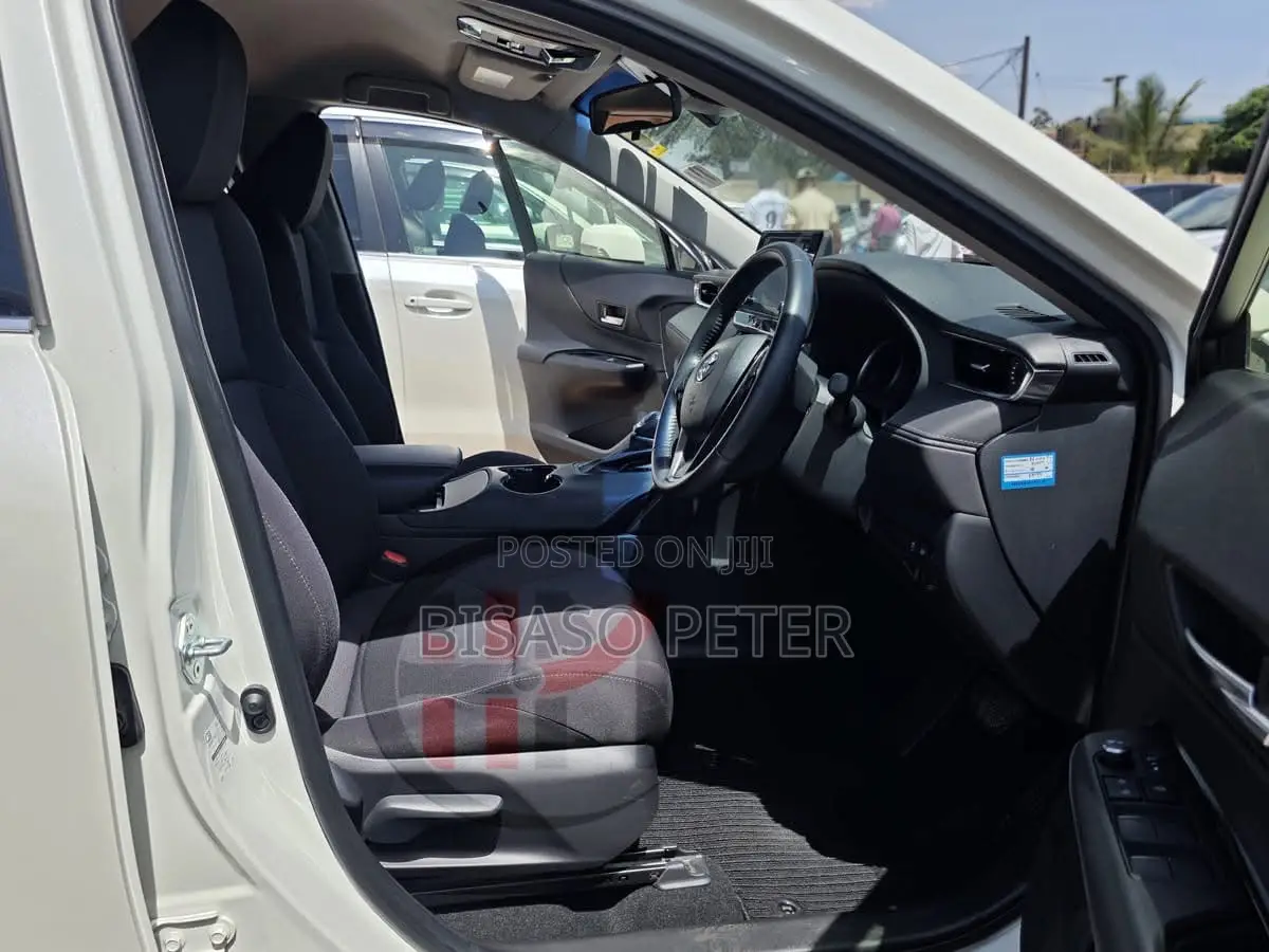 Toyota Harrier 2.0 2021 White