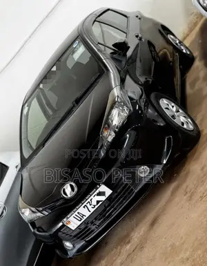 Toyota Vitz 1.3 AWD 5dr 2016 Black