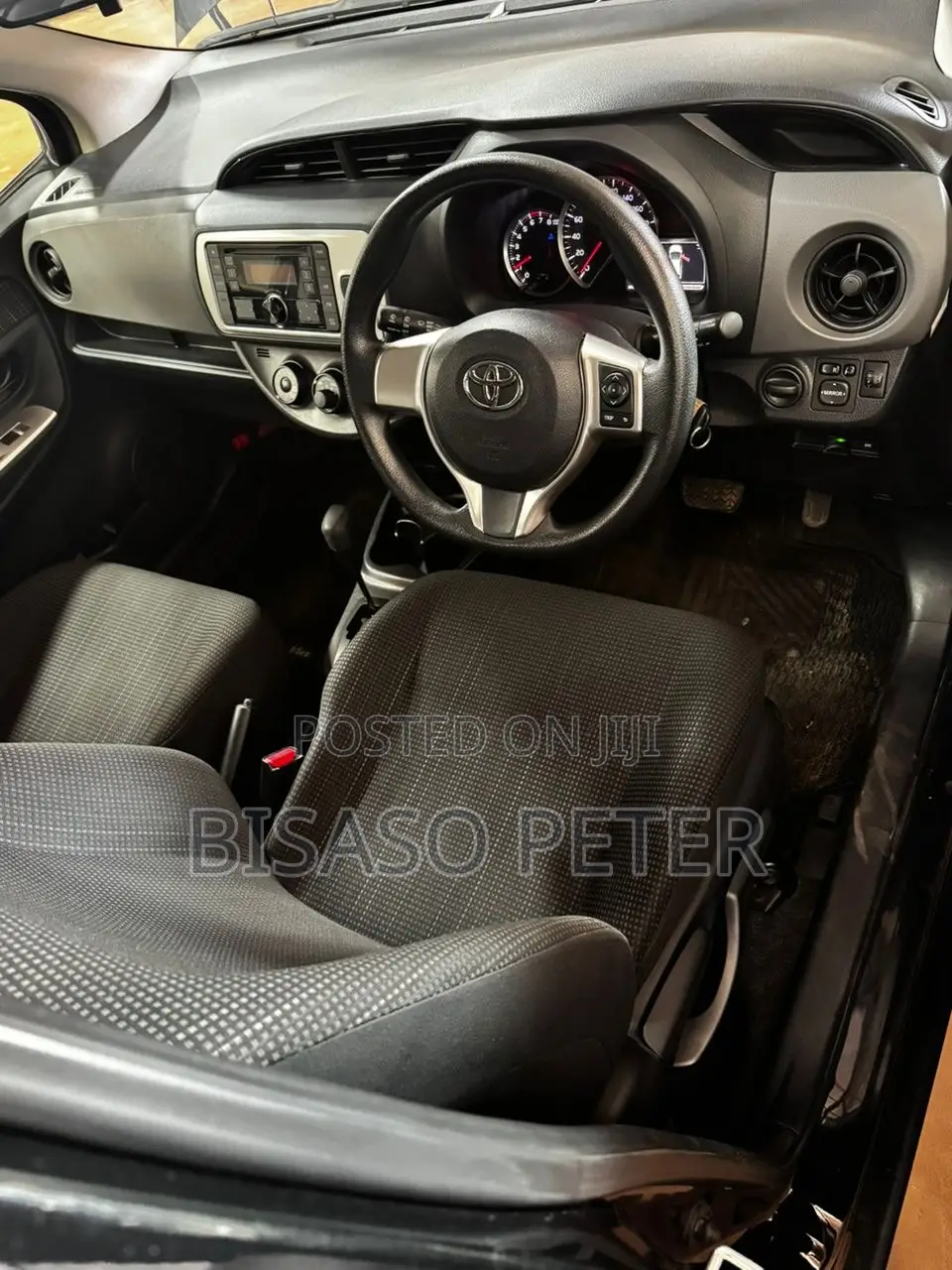 Toyota Vitz 1.3 AWD 5dr 2016 Black