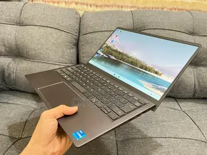 New Laptop Dell Vostro 14 5468 16GB Intel Core i5 SSD 256GB