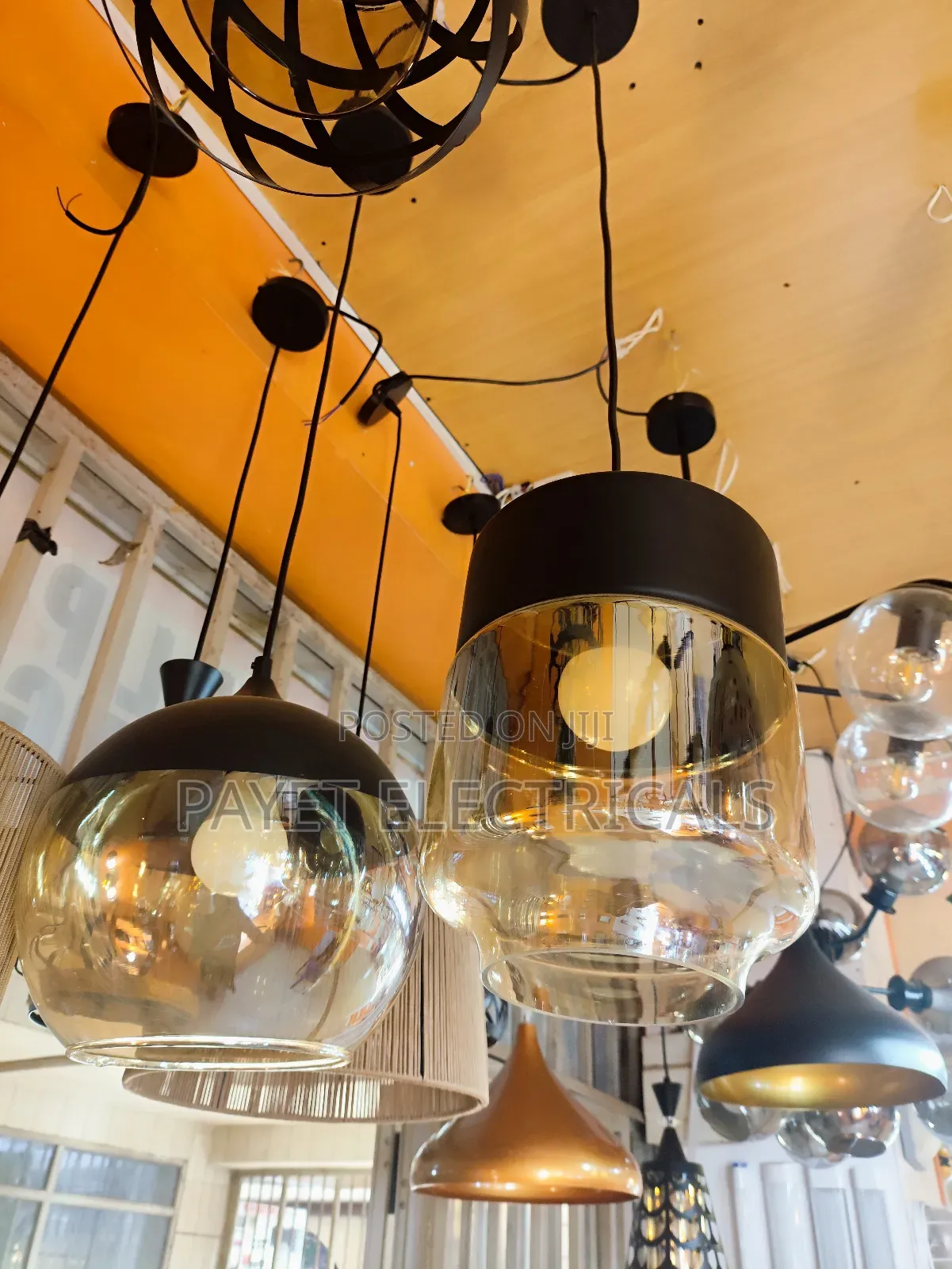 Urban Restaurant Lamp Holder