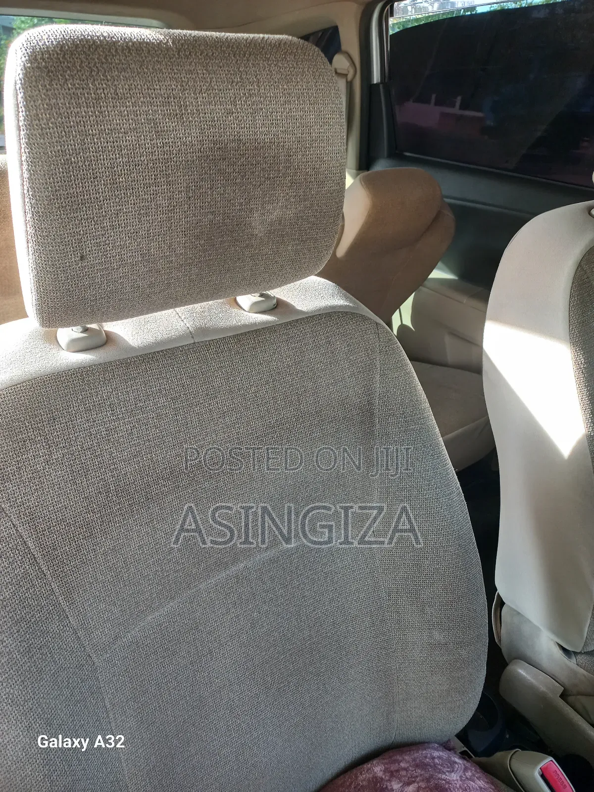 Toyota Sienta 1.5 FWD 2012 Silver