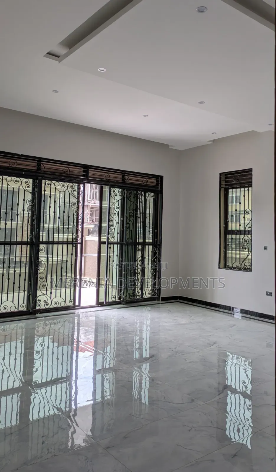 5bdrm House in Kira for rent