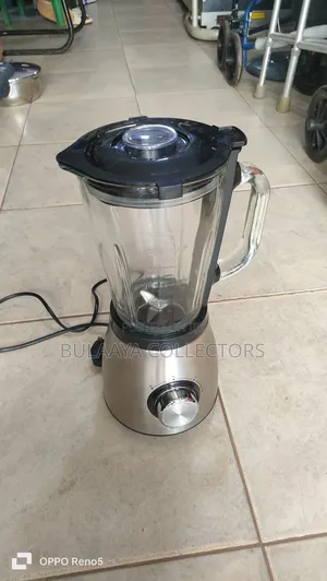 Logik Kitchen Blender With a Stainless Steel Base and Glass Jug, 800w.