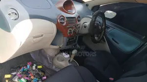 Toyota Vitz 2002