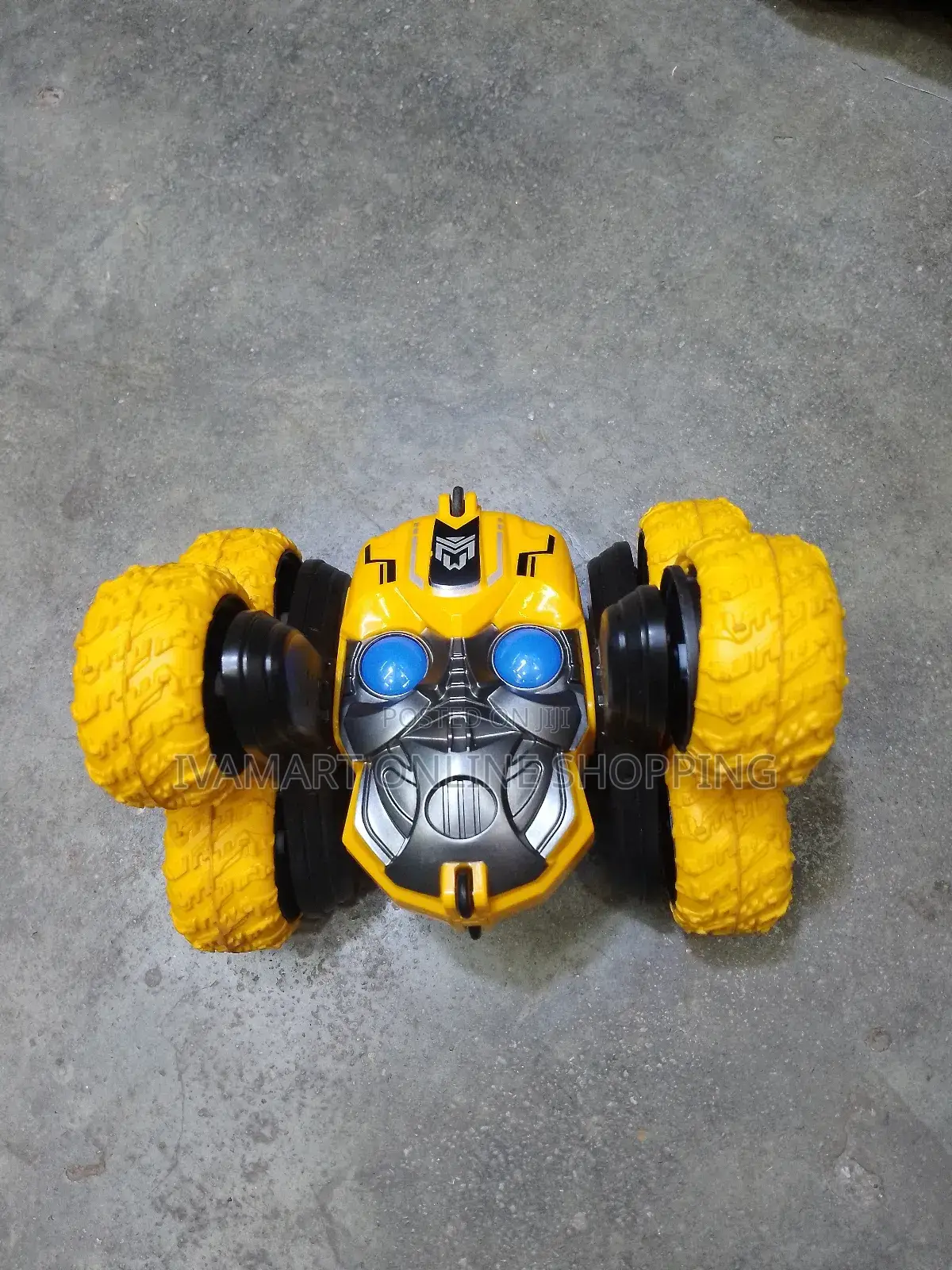 Double Sided R / C Stunt Car Toy for Kids - 360° Flips