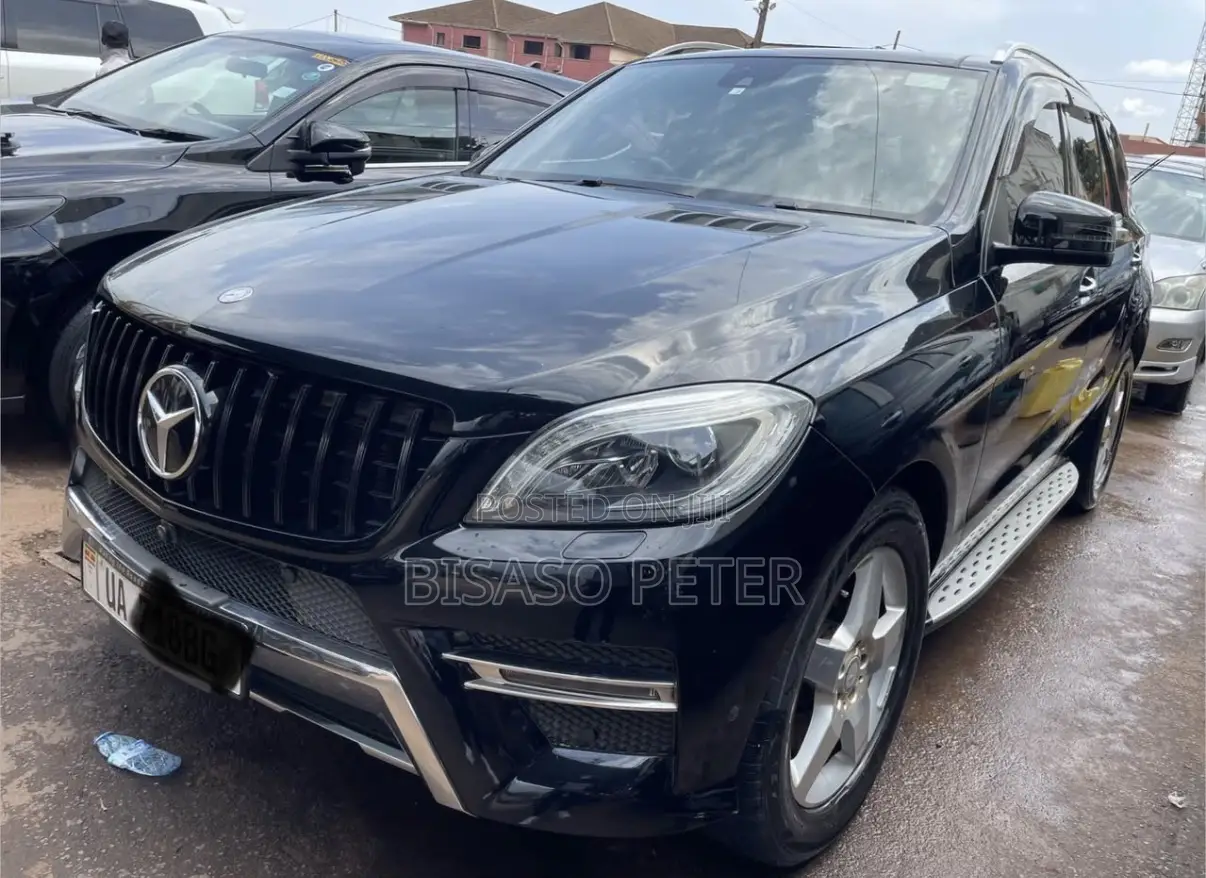 Mercedes-Benz M Class ML350 4dr SUV (3.5L 6cyl 7A) 2014 Black