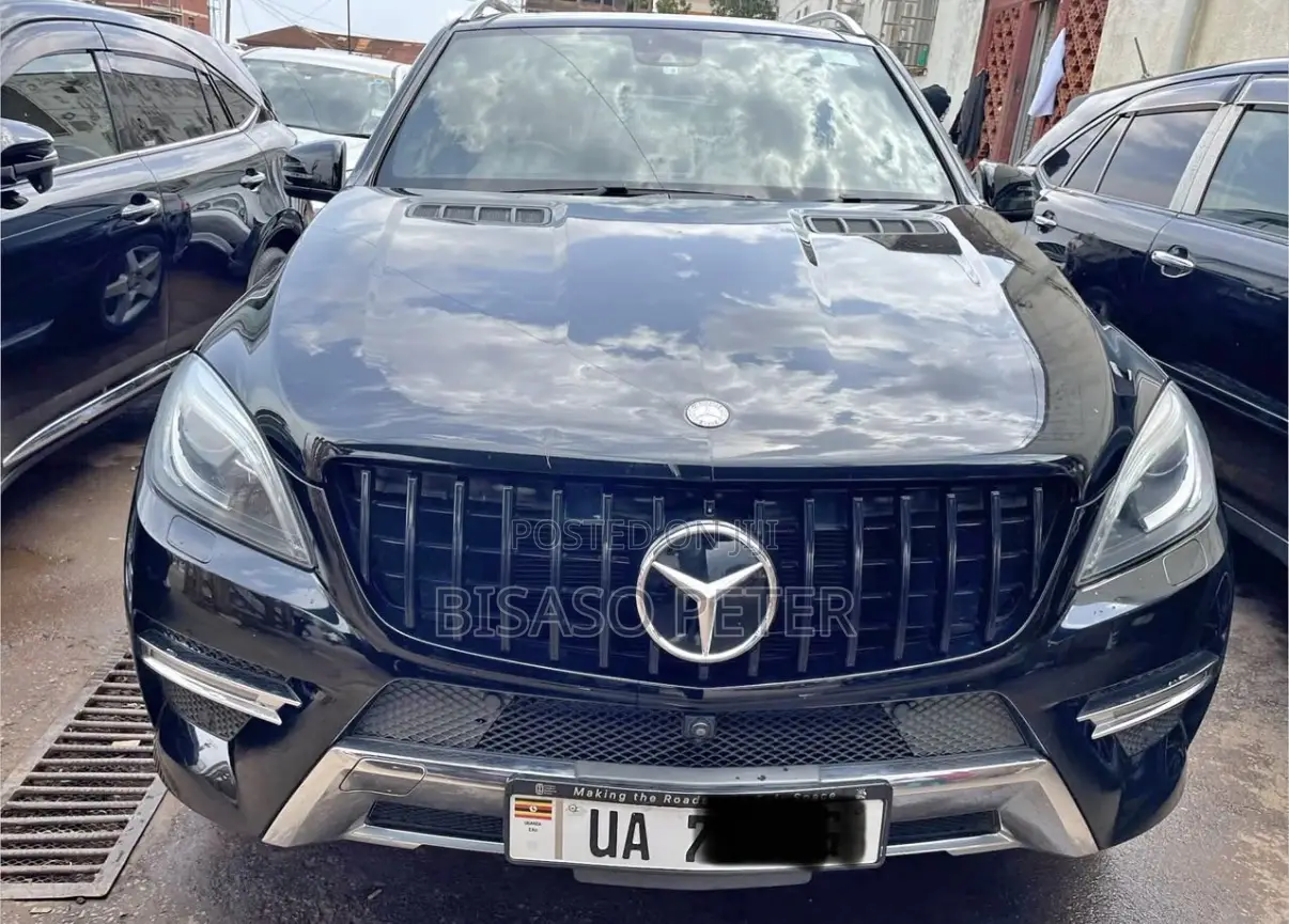 Mercedes-Benz M Class ML350 4dr SUV (3.5L 6cyl 7A) 2014 Black