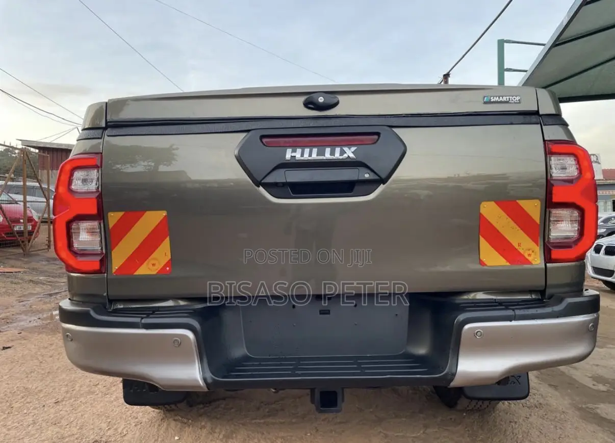 Toyota Hilux 2.8 Diesel 2020 Brown