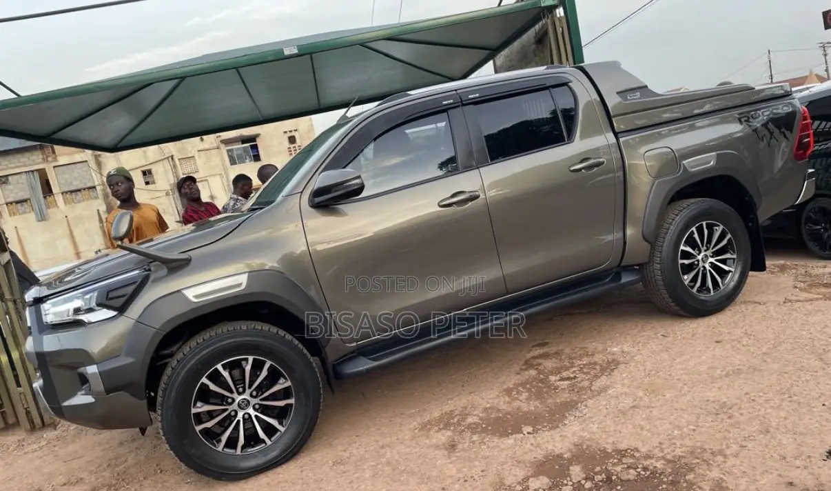 Toyota Hilux 2.8 Diesel 2020 Brown